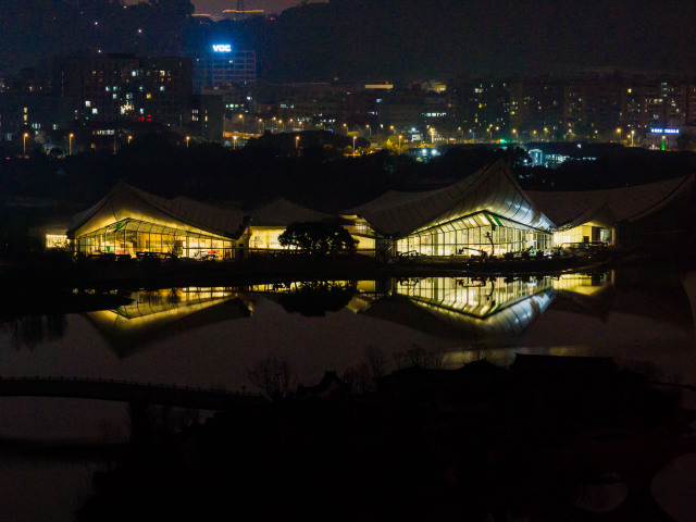 ���Լ�ҹ������԰��԰ҹ�����ڼ����С���