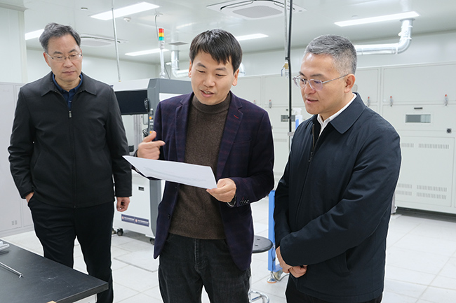 걺������װ����쵼��չ����ο�ʻ