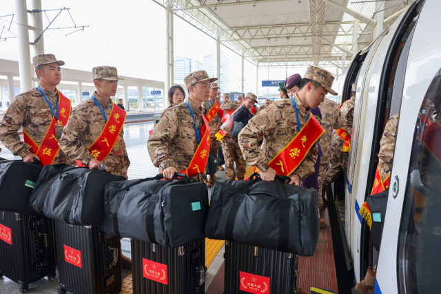 걺����ж���װ������