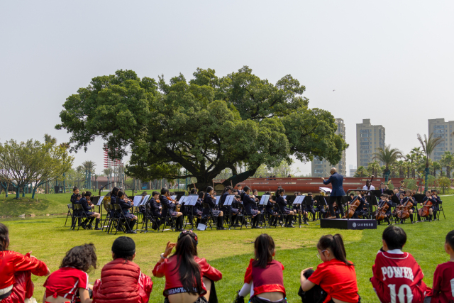 ɭ��Э��ѧ����԰��԰�������ֿ��� ���조˿·���족