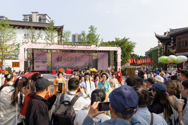 �����¹���ر꣺�����Ͻֻ����ڿ�����������ʢ��